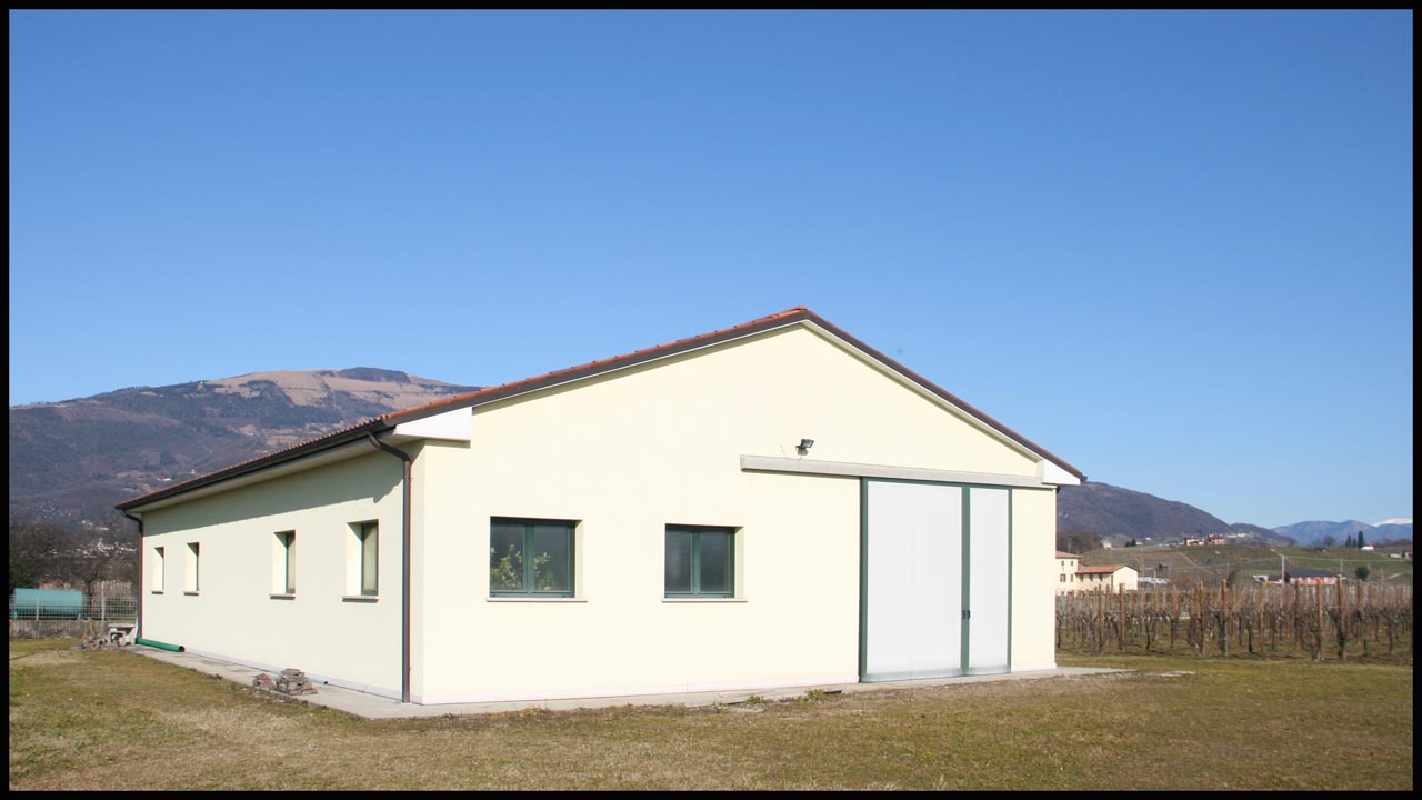 Edificio agricolo – Bigolino di Valdobbiadene (2003)